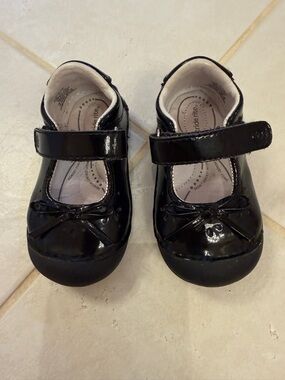 Stride Rite Toddler Girls' Black Patent Mary Jane Shoes, 4.5